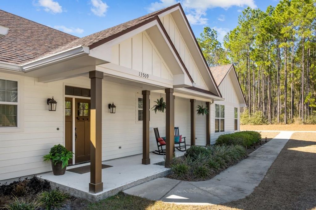 Photo of 13509 HIDDEN HORSE Way, Tallahassee, FL 32305 (MLS # 395375)