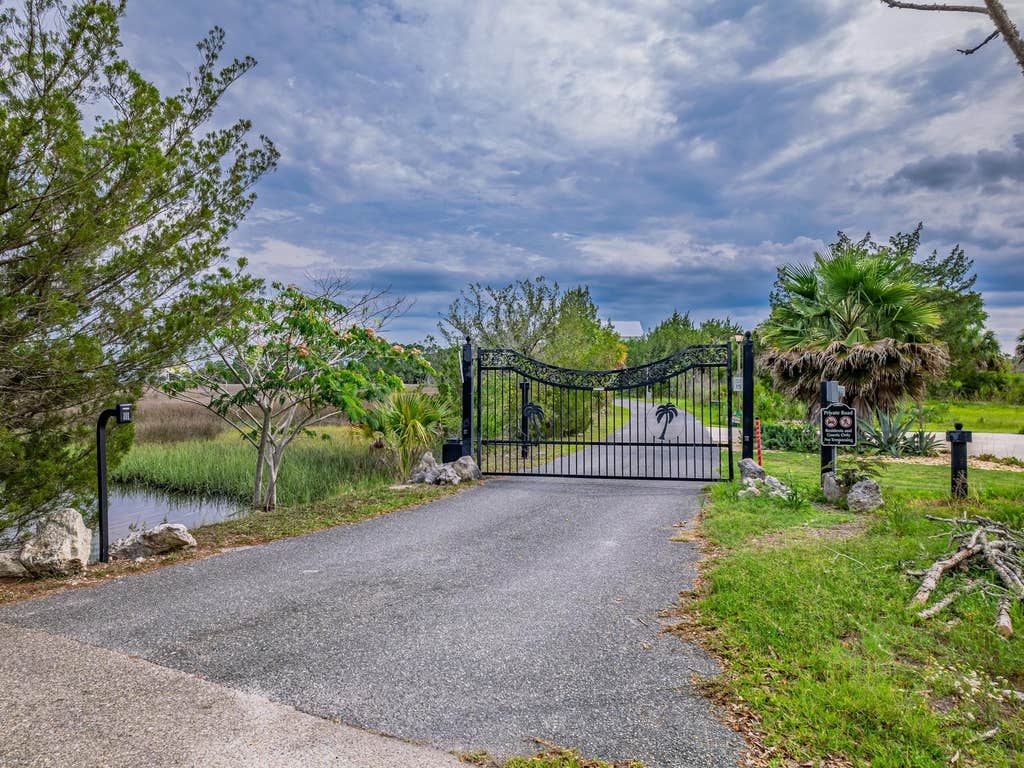 Photo of xxx Carrol Drive, Crawfordville, FL 32327 (MLS # 400756)