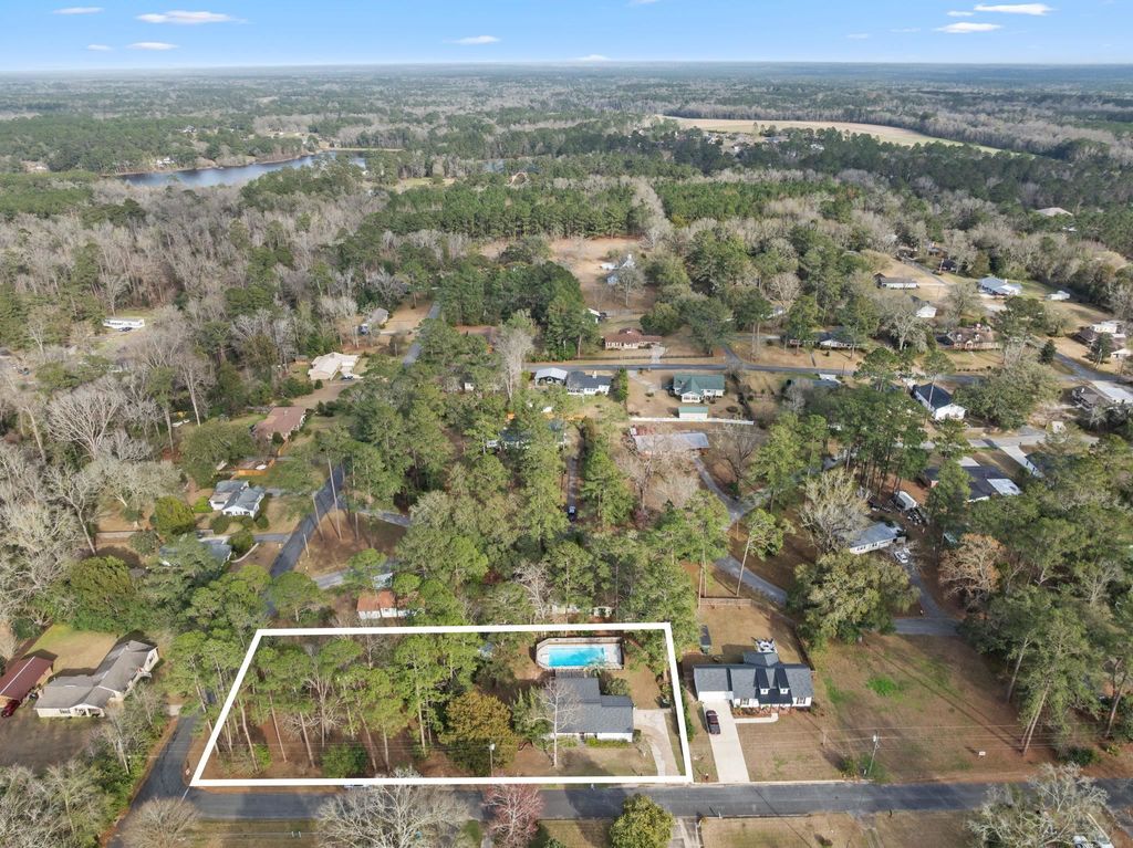 Photo of 911 NE 1ST Street, Havana, FL 32333 (MLS # 396726)