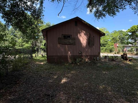 Tiny photo for 1733 McKelvy Street, Quincy, FL 32351 (MLS # 399170)