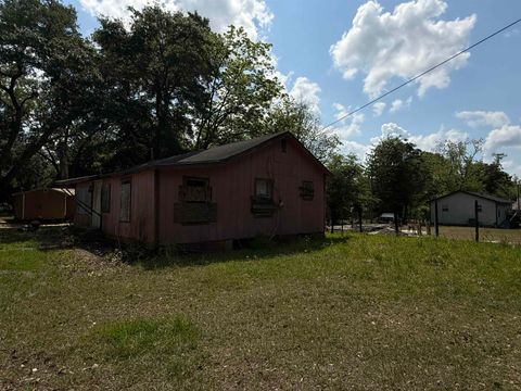 Tiny photo for 1733 McKelvy Street, Quincy, FL 32351 (MLS # 399170)