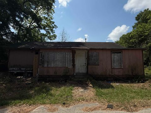Tiny photo for 1733 McKelvy Street, Quincy, FL 32351 (MLS # 399170)