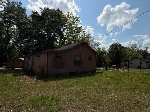 Tiny photo for 1733 McKelvy Street, Quincy, FL 32351 (MLS # 399170)