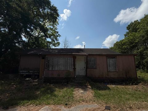 Tiny photo for 1733 McKelvy Street, Quincy, FL 32351 (MLS # 399170)