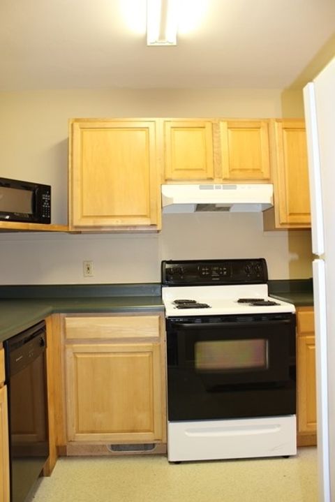 Tiny photo for 781 California Street St, Tallahassee, FL 32304 (MLS # 392511)