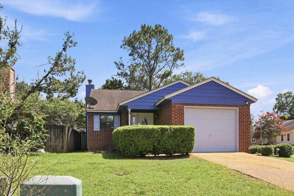 Photo of 1206 Breckenridge Run, Tallahassee, FL 32311 (MLS # 402014)
