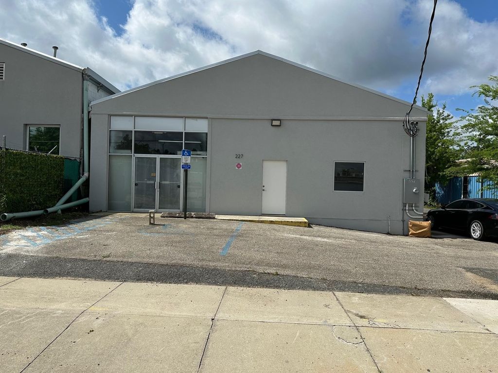 Photo of 227 E PALMER AVE Avenue, Tallahassee, FL 32301 (MLS # 388571)