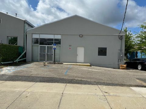Photo of 227 E PALMER AVE Avenue, Tallahassee, FL 32301 (MLS # 388571) Photo of 227 E PALMER AVE Avenue, Tallahassee, FL 32301 (MLS # 388571)