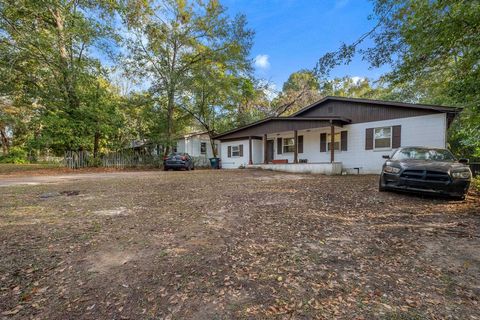 Tiny photo for 2409 Surrey Street, Tallahassee, FL 32304 (MLS # 394001)