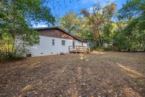 Tiny photo for 2409 Surrey Street, Tallahassee, FL 32304 (MLS # 394001)