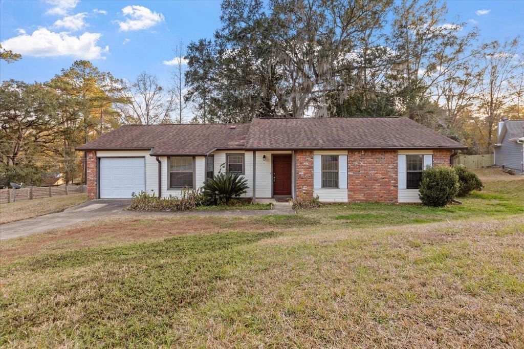 Photo of 3001 Eastgate Court, Tallahassee, FL 32308 (MLS # 398208)
