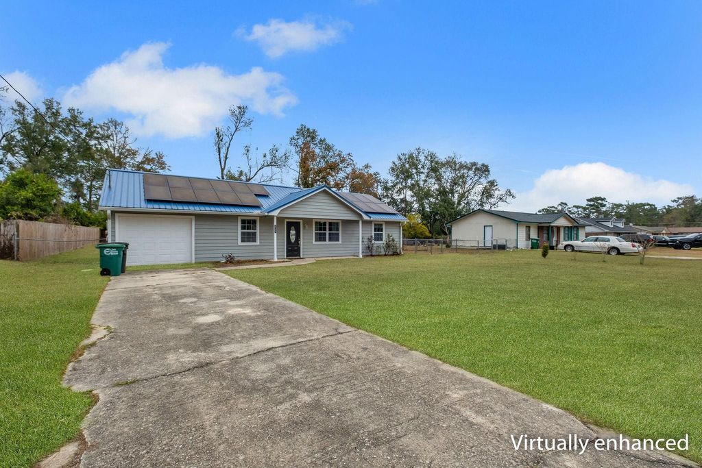 Photo of 2724 W Oak Ridge Road, Tallahassee, FL 32317 (MLS # 393897)