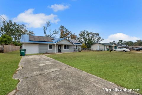 Photo of 2724 W Oak Ridge Road, Tallahassee, FL 32305 (MLS # 393897)