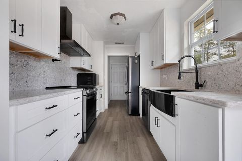 Tiny photo for 2724 W Oak Ridge Road, Tallahassee, FL 32305 (MLS # 393897)