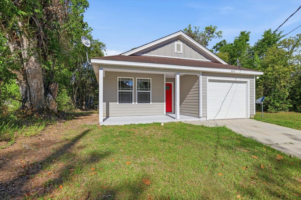 Photo of 2010 Saxon Street, Tallahassee, FL 32310 (MLS # 399017)