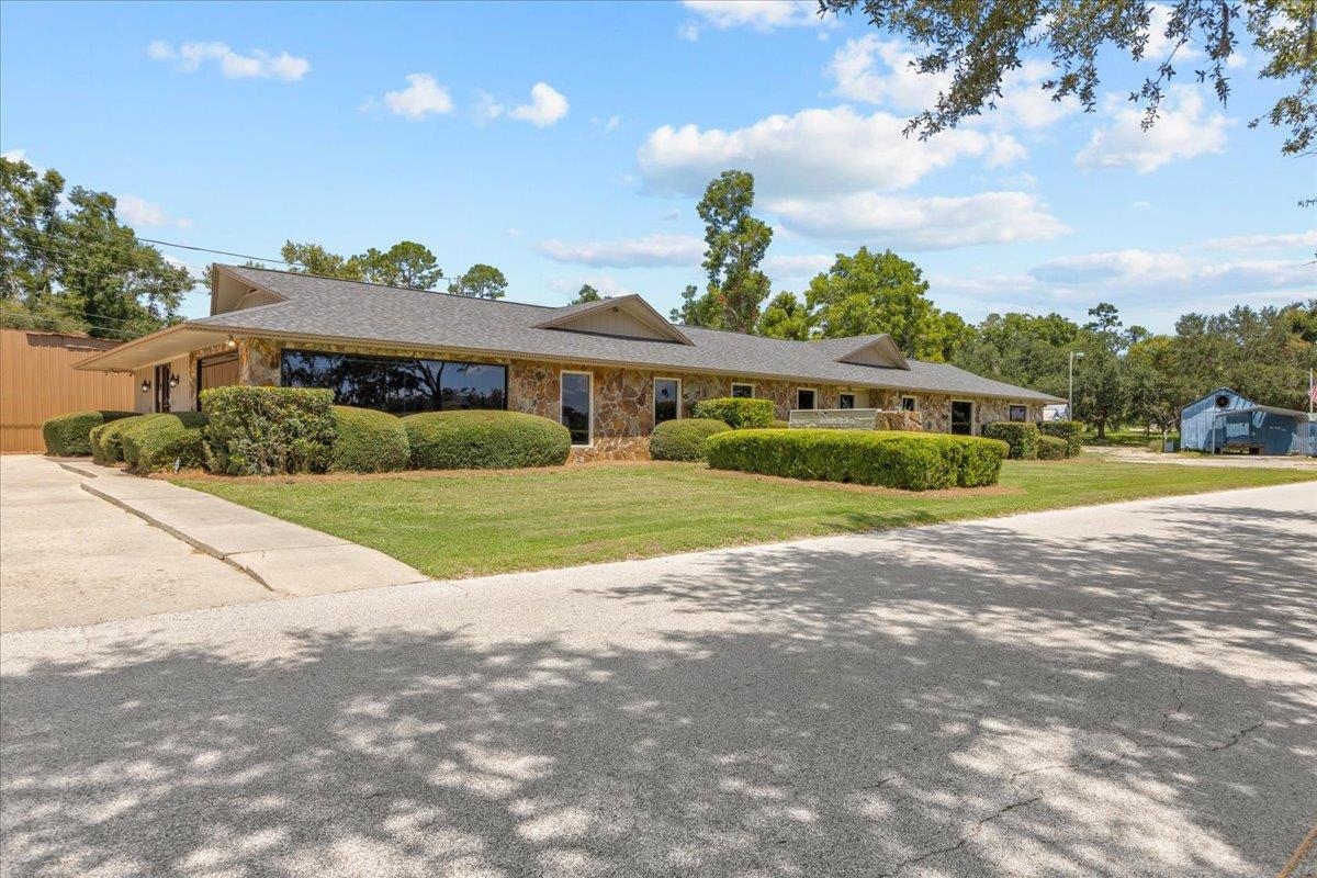 151 SE Lakeshore Drive