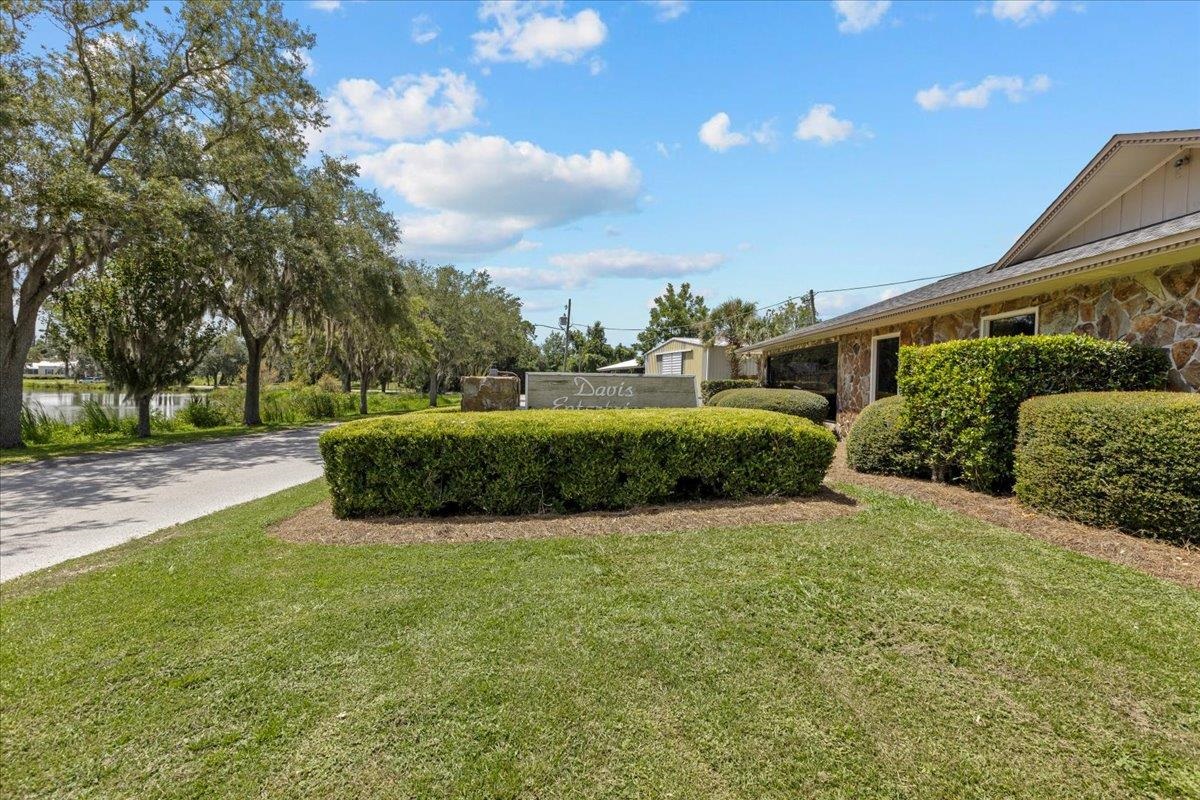 151 SE Lakeshore Drive