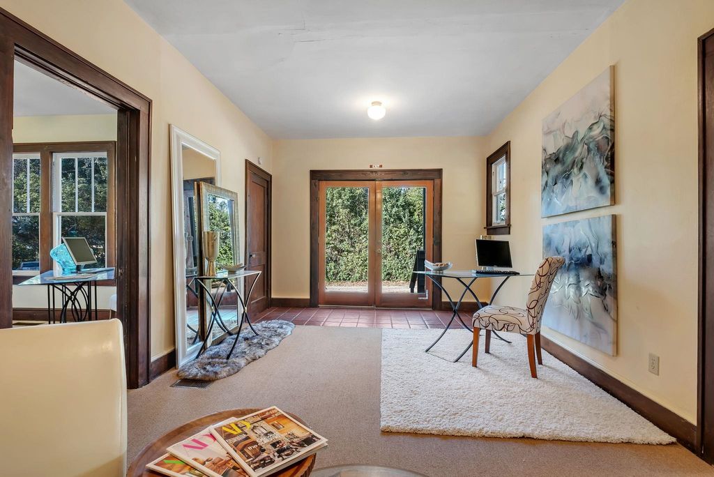 Photo of 847 E PARK Avenue, Tallahassee, FL 32301 (MLS # 395486)