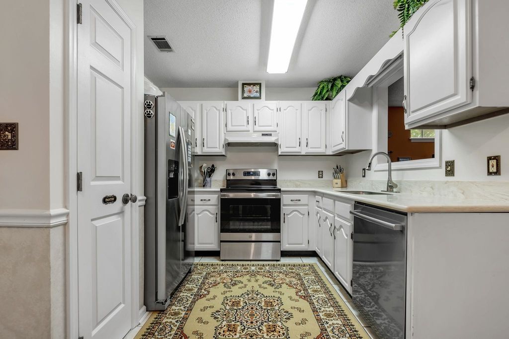 Photo of 8204 Chickasaw Trail, Tallahassee, FL 32312 (MLS # 391057)