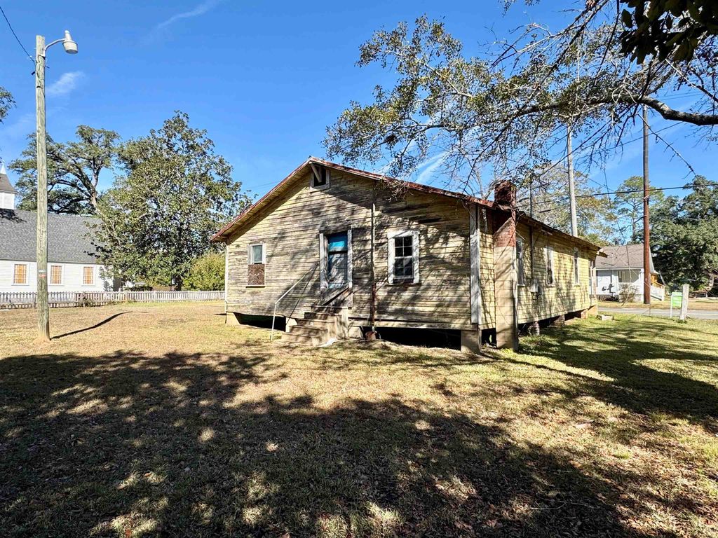 Photo of 501 Oak Street, Thomasville, GA 31792 (MLS # 394114)