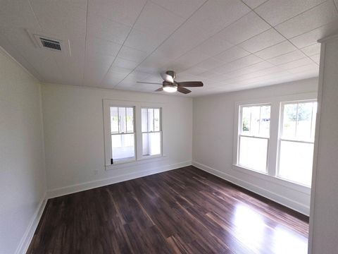 Tiny photo for 19285 NW SR 20, Bristol, FL 32321 (MLS # 398054)
