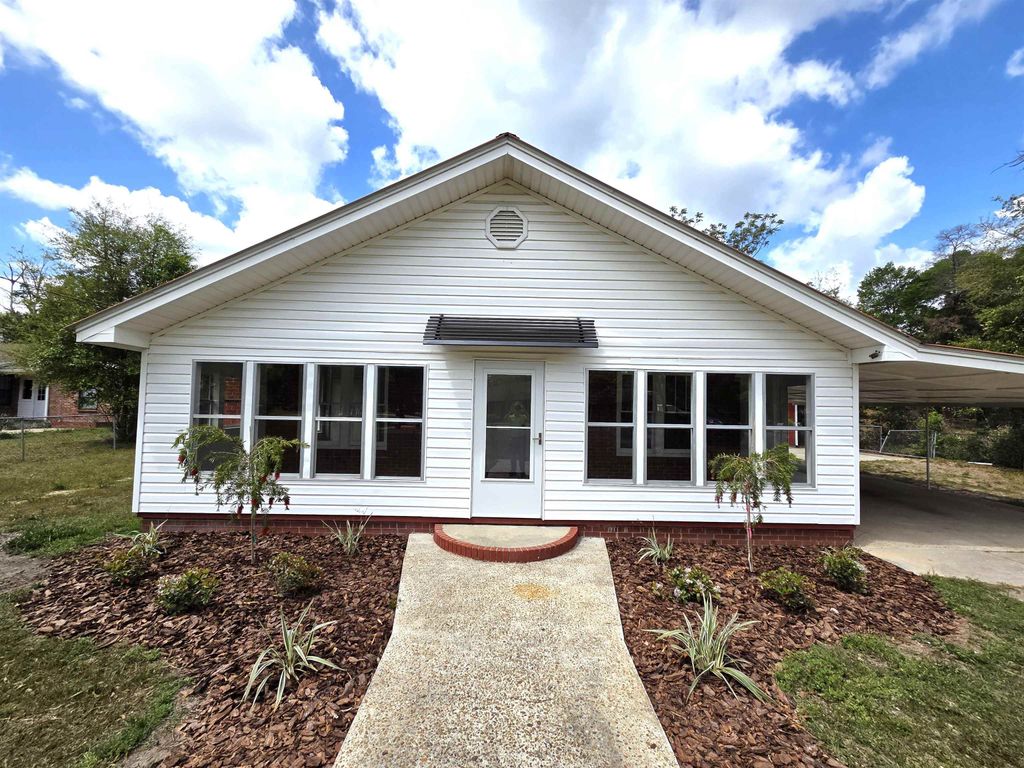 Photo of 19285 NW SR 20, Bristol, FL 32321 (MLS # 398054)