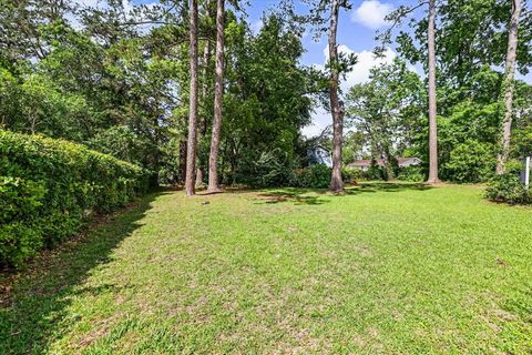 Tiny photo for 2204 Woodbine Drive, Tallahassee, FL 32309 (MLS # 400000)