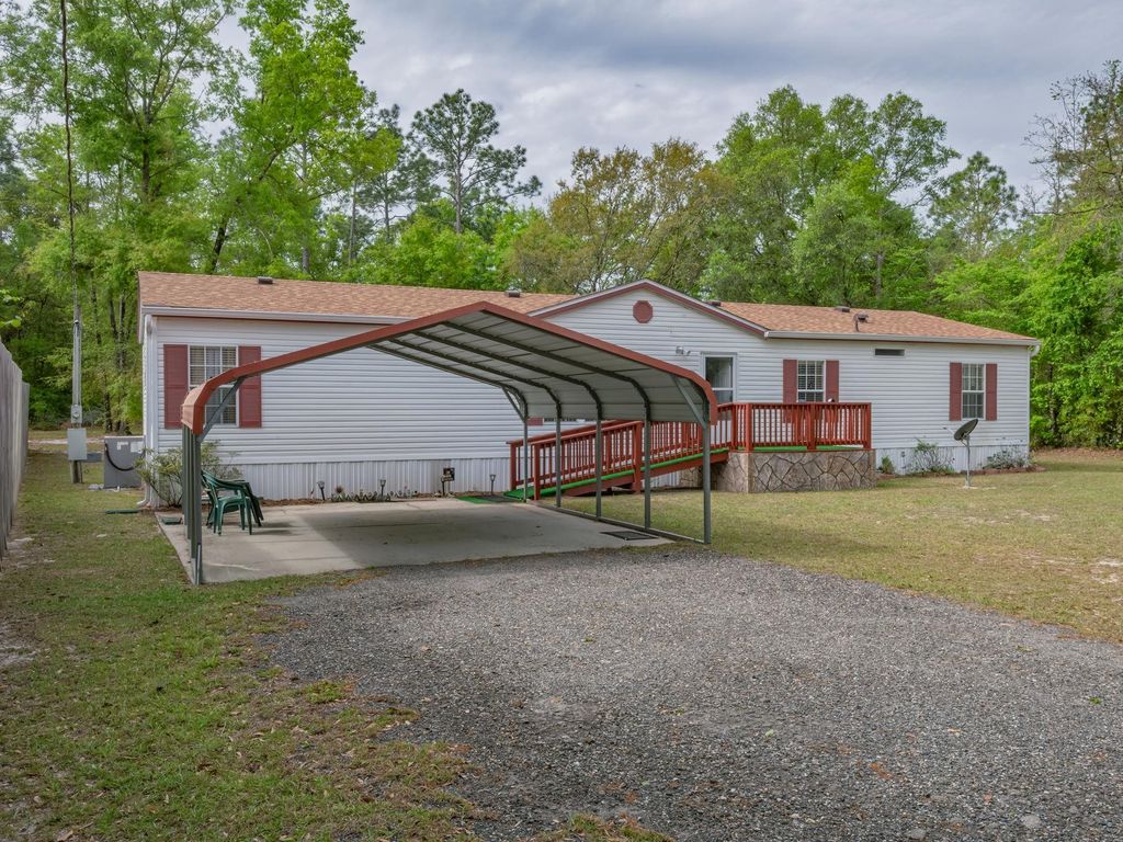 Photo of 1121 W Oak Ridge Road, Tallahassee, FL 32305 (MLS # 398792)