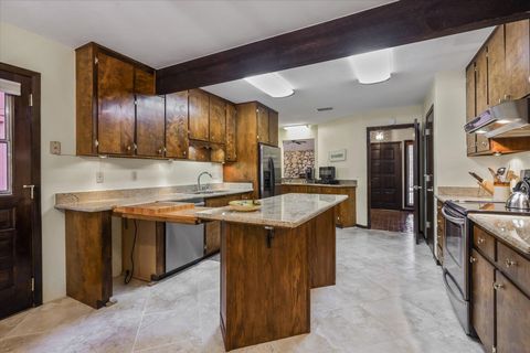 Tiny photo for 2424 Winthrop Road, Tallahassee, FL 32308 (MLS # 393781)