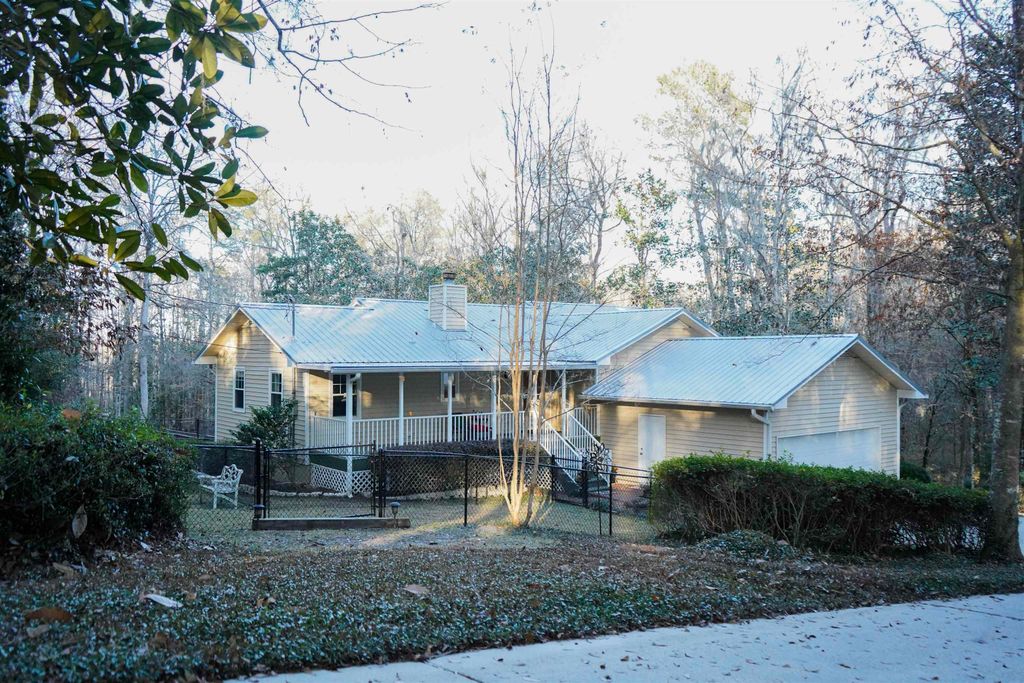 Photo of 12840 Coes Bluff, Tallahassee, FL 32310 (MLS # 393321)