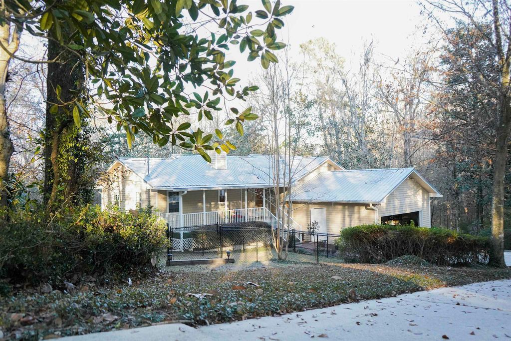 Photo of 12840 Coes Bluff, Tallahassee, FL 32310 (MLS # 393321)