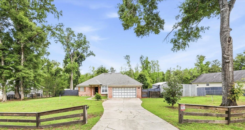 Photo of 3945 CALLE DE SANTOS Road, Tallahassee, FL 32311 (MLS # 400718)