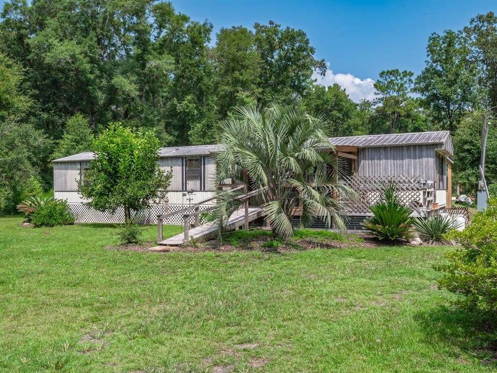 Photo of 38 Redbud Lane, Crawfordville, FL 32327 (MLS # 403087)