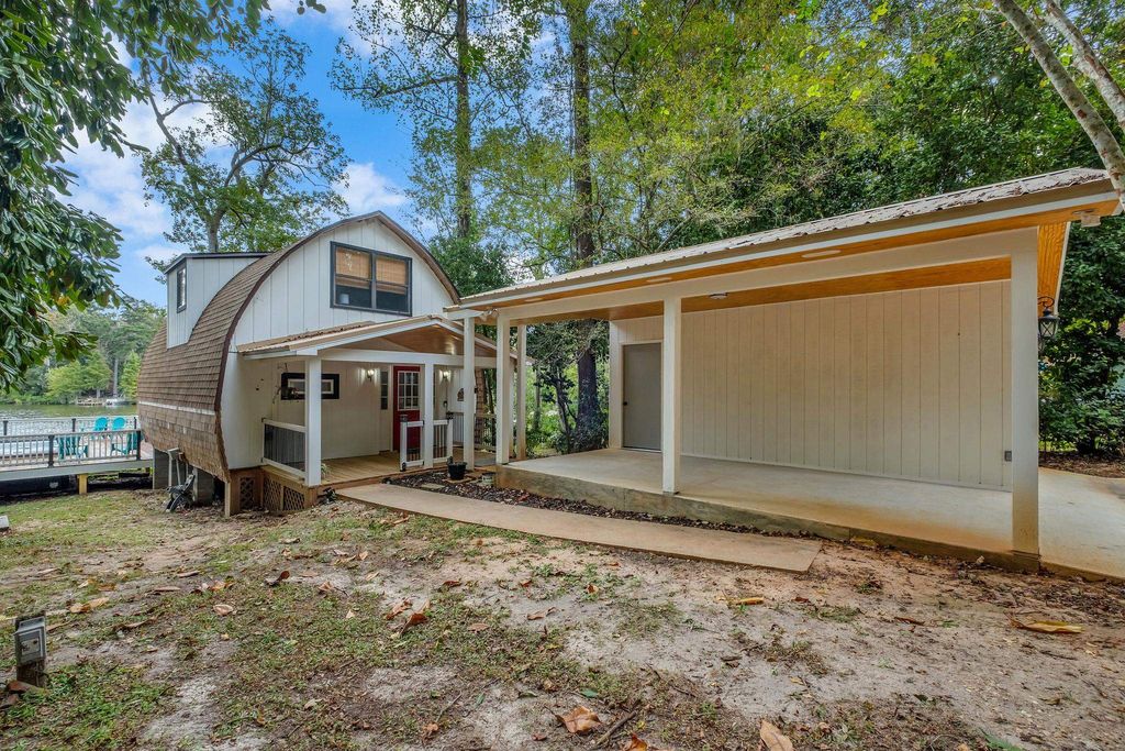 Photo of 1645 Tallavana Trail, Havana, FL 32333 (MLS # 391769)