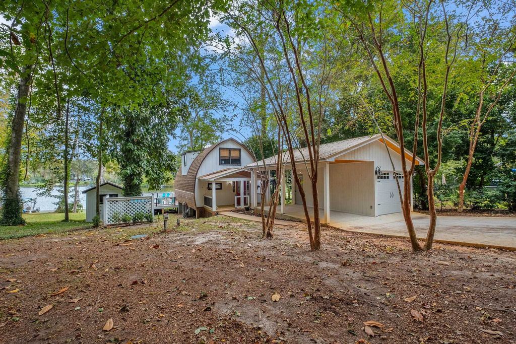 Photo of 1645 Tallavana Trail, Havana, FL 32333 (MLS # 391769)