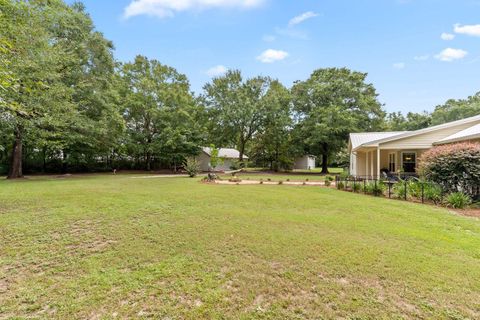 A home in CRAWFORDVILLE