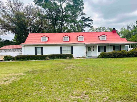 Photo of 138 PLANTERS Circle, Quincy, FL 32352 (MLS # 398449)