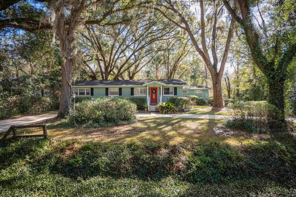 Photo of 1921 Longview Dr Dr, Tallahassee, FL 32303 (MLS # 395503)