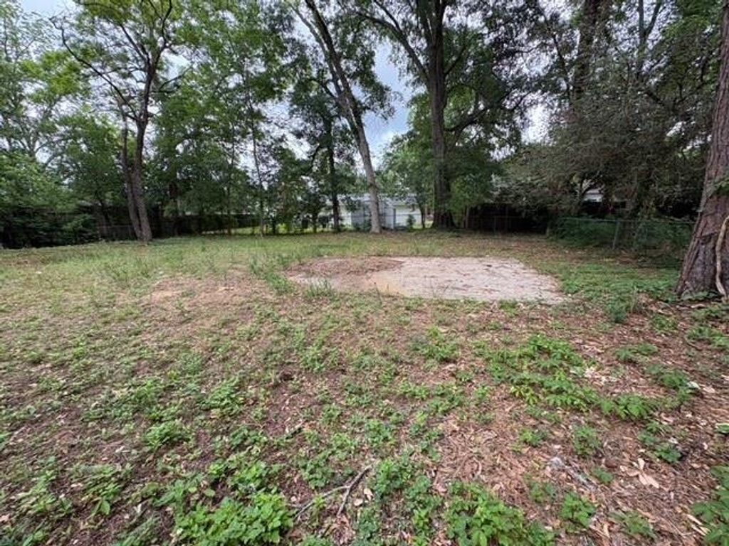 Photo of 2018 Sheridan Road, Tallahassee, FL 32303 (MLS # 400266)