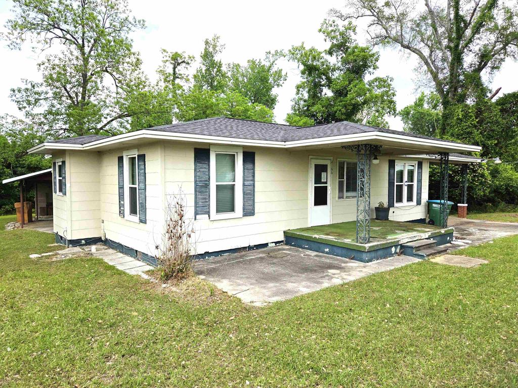 Photo of 4166 Baltzell Street, Marianna, FL 32446 (MLS # 399050)