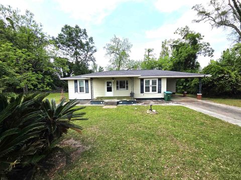 Tiny photo for 4166 Baltzell Street, Marianna, FL 32446 (MLS # 399050)