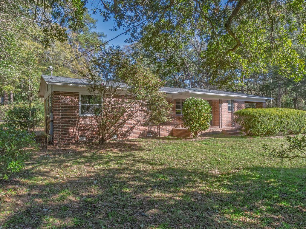 Photo of 1416 W Tharpe Street, Tallahassee, FL 32303 (MLS # 395896)