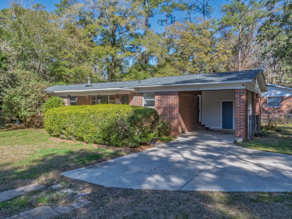 Photo of 1416 W Tharpe Street, Tallahassee, FL 32303 (MLS # 395896)