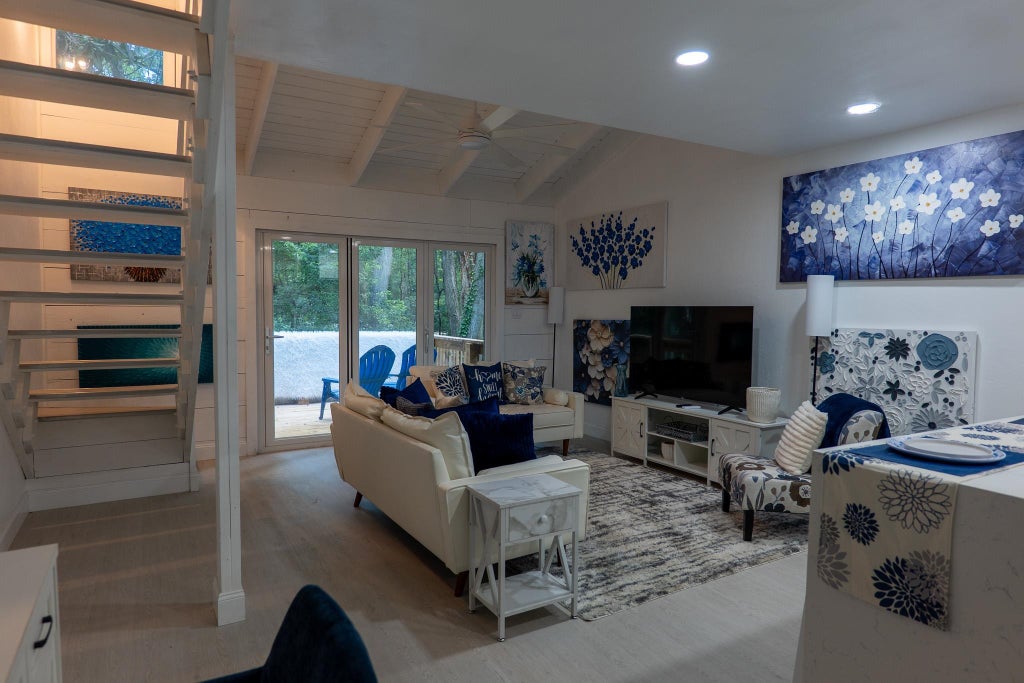Photo of 302 Vantage Point Lane #16, Tallahassee, FL 32301 (MLS # 402567)