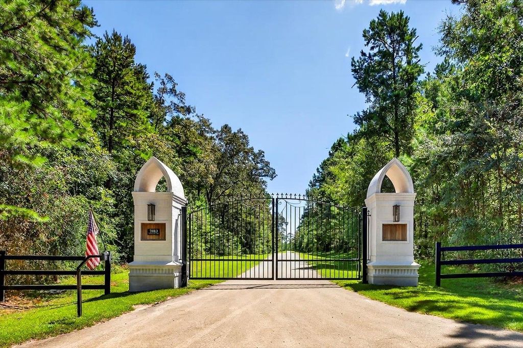 Photo of 7083 Grenville Road, Tallahassee, FL 32309 (MLS # 390591)