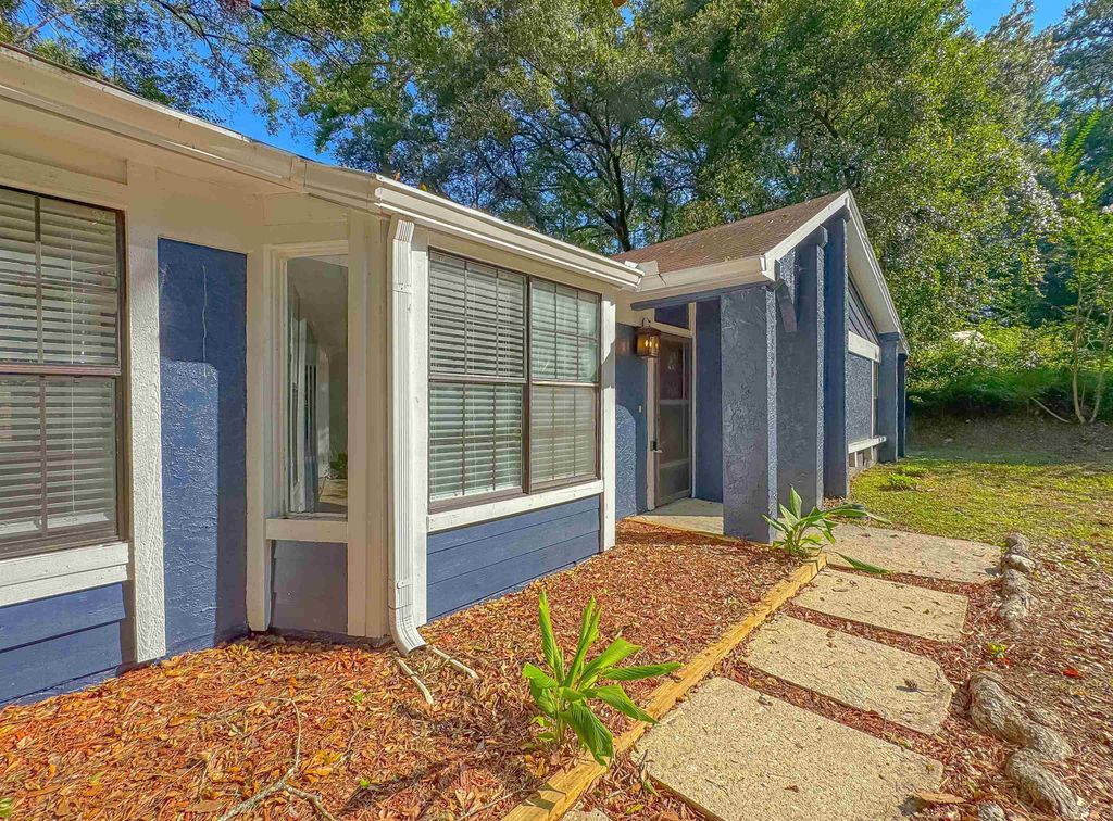Photo of 2408 Poco Street, Tallahassee, FL 32304 (MLS # 402938)