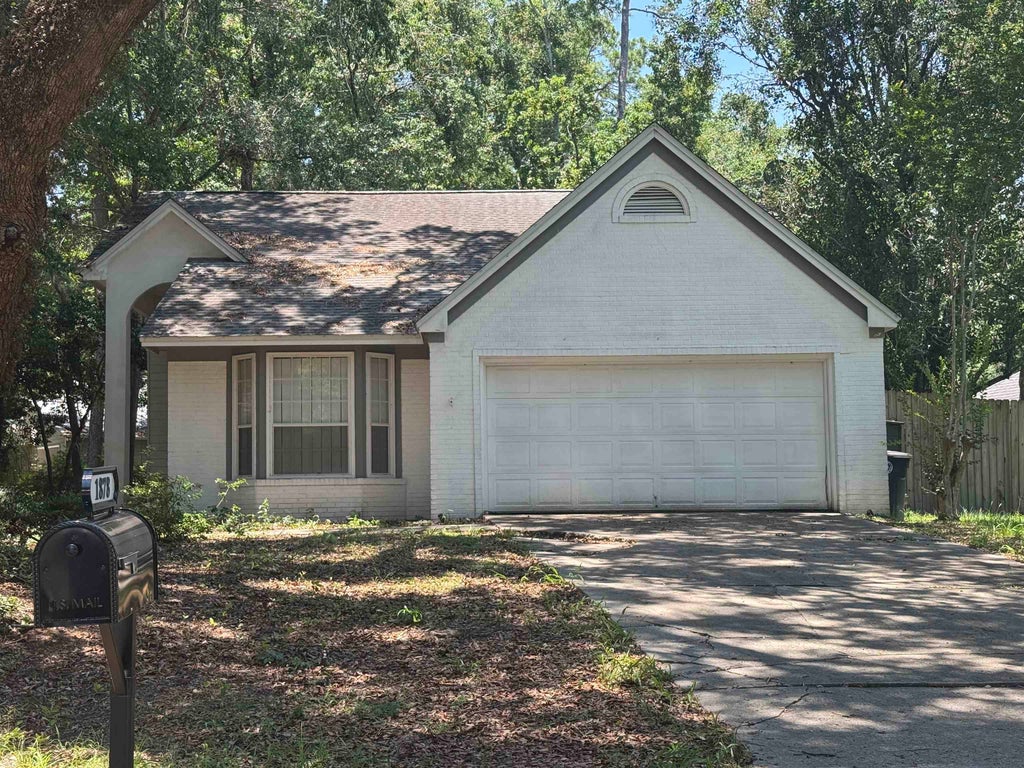 Photo of 1878 Folkstone Road, Tallahassee, FL 32312 (MLS # 402114)