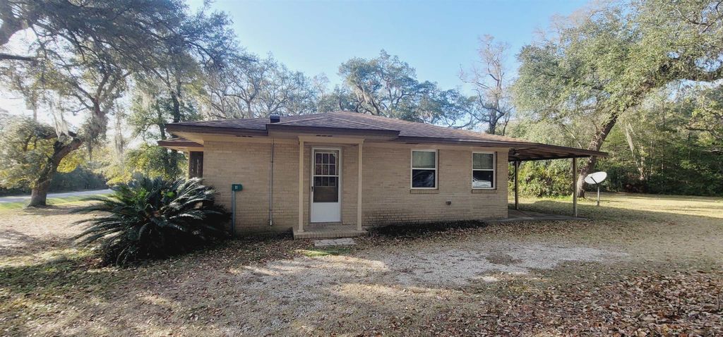 Photo of 11 Trails End Road, Quincy, FL 32351 (MLS # 395795)