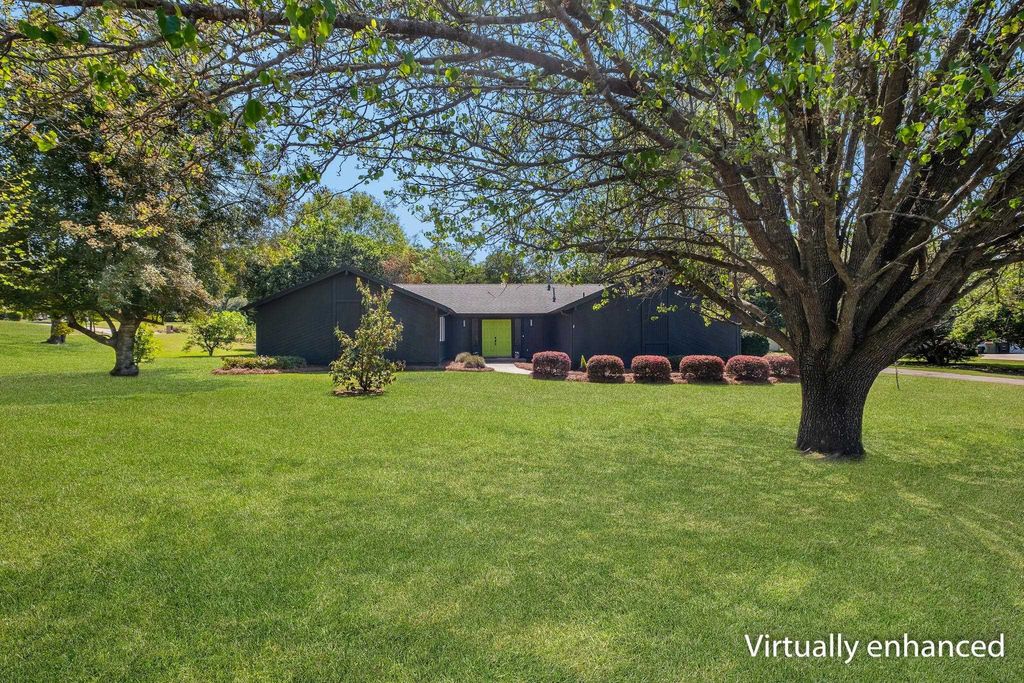 Photo of 3721 LONGFORD Drive, Tallahassee, FL 32309 (MLS # 397822)