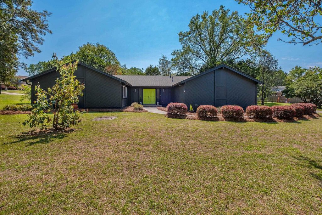 Photo of 3721 LONGFORD Drive, Tallahassee, FL 32309 (MLS # 397822)